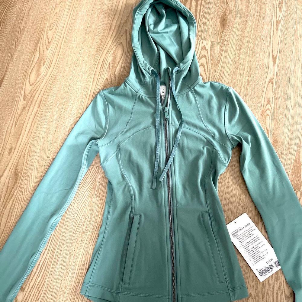 LuLemon women’s hooded defined jacket